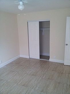 3rd image of 607 NE 29th Dr APT 28
