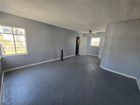4th image of 4405 N Oak Trafficway