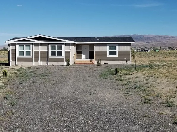 1045 E 10th St, Silver Springs, NV 89429