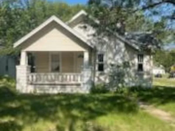 802 N Terrace Dr, Wichita, KS 67208