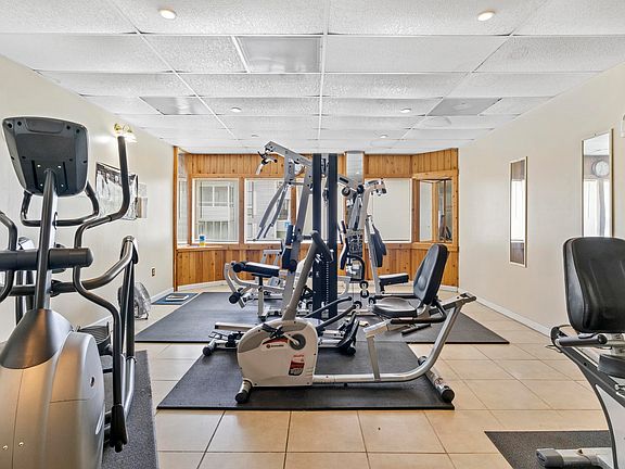 2nd image of 351 Lake Arrowhead Rd. #402