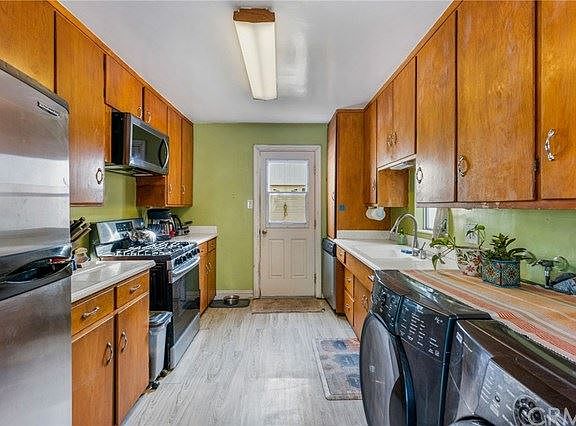 2nd image of 3328 W 187th Pl