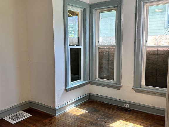 4th image of 116 Liberty St