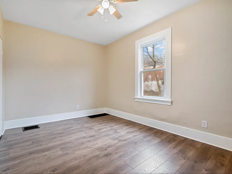 27 Rudolph St — Photo 16