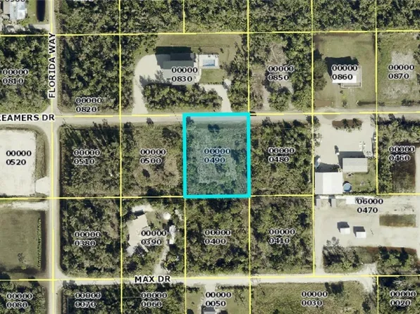 7057 Kreamers Dr, Bokeelia, FL 33922