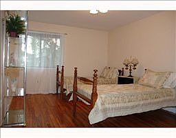 5th image of 10 Manor Ct