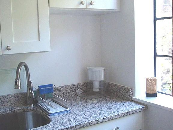 3rd image of 17 W 67th St APT 6E