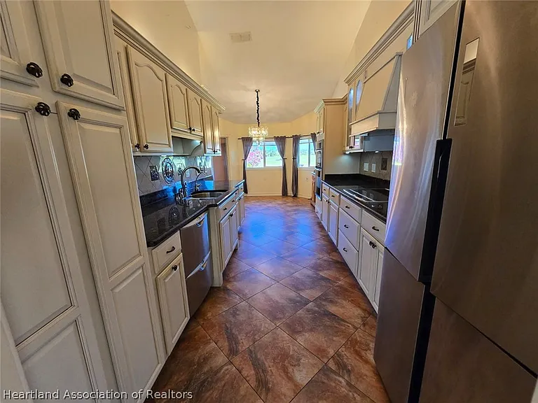 2922 Wynstone Dr — Photo 7