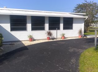100 Coachlight Ln, North Fort Myers, FL 33917