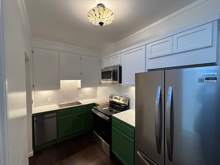 2914 California St #1 — Photo 11