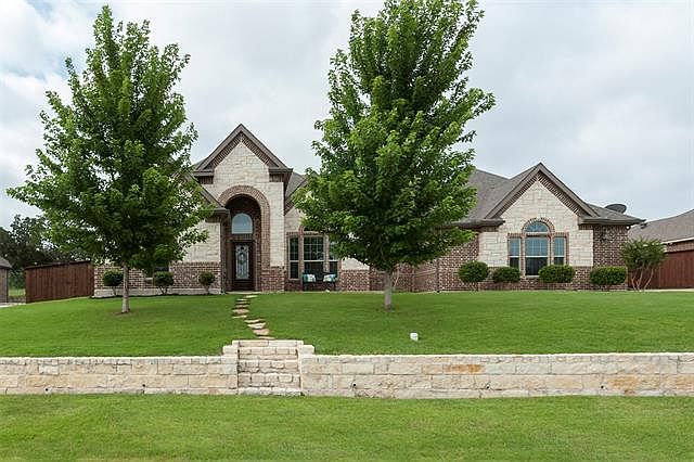 1st image of 206 Golden Arrow Dr