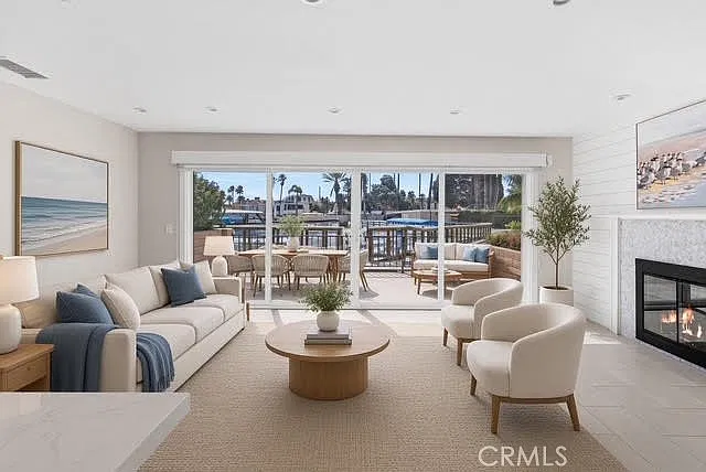 3 bed, 2.5 bath, 1689 sqft, $7,500 — Photo 1