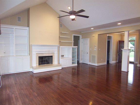 5th image of 107 Belaire Cir