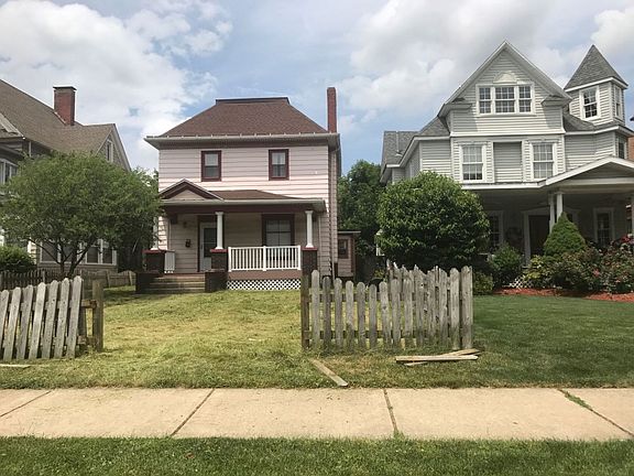 3rd image of 563 W Lake Ave