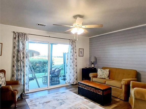 3rd image of 605 Marshview Circle Dr