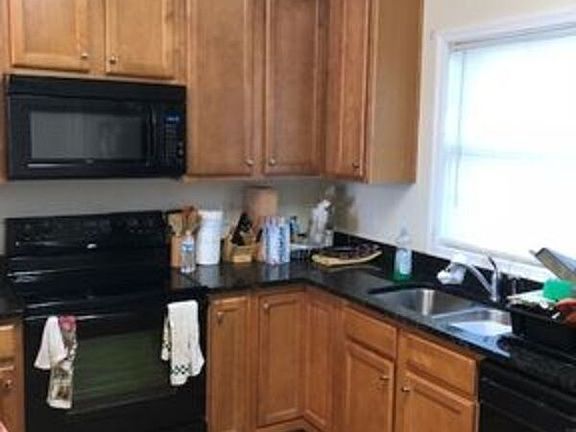 4th image of 1118 Bainbridge St APT D