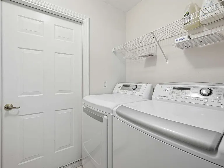 1953 Crestview Way #161 — Photo 24