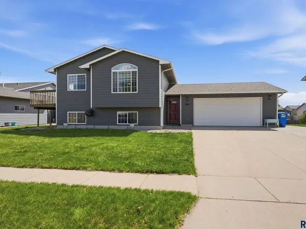 504 Tessa Ave, Hartford, SD 57033
