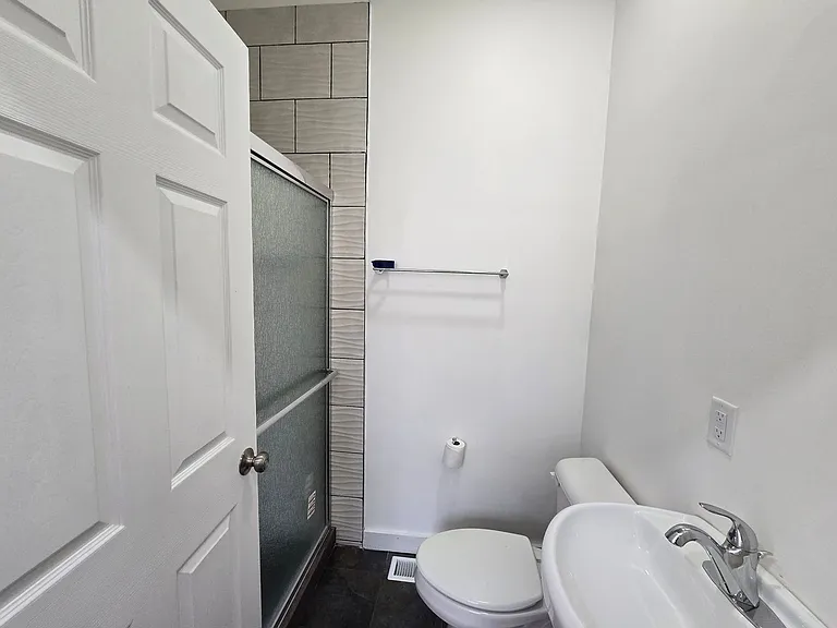 658 State Ave — Photo 10