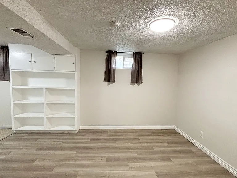 416 W Cornell Dr — Photo 7