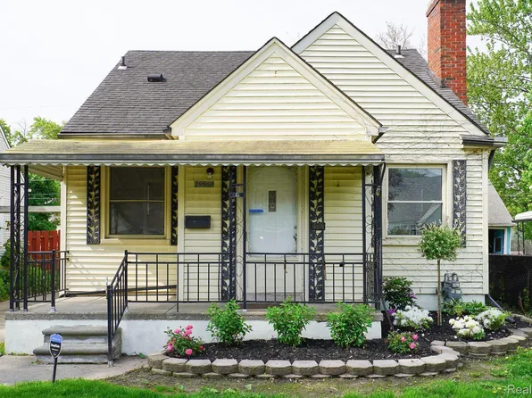 19960 Washtenaw St, Harper Woods, MI 48225