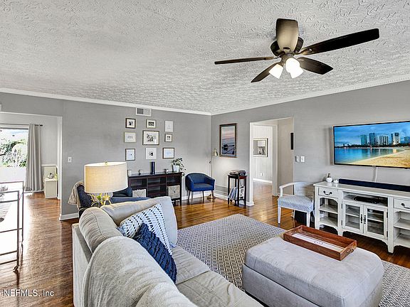 3rd image of 7131 ANDALUSIA Avenue