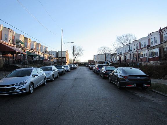 4th image of 1934 W Spencer St