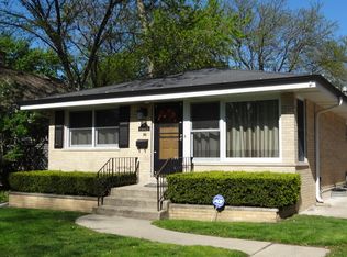 37 N Michigan Ave, Villa Park, IL 60181