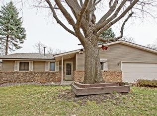 5963 Oakwood Mnr NE, Fridley, MN 55432