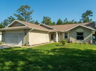 2 Greenpark Blvd, Homosassa, FL 34446