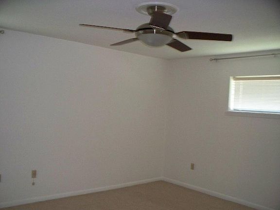 3rd image of 15 Lakewood Dr
