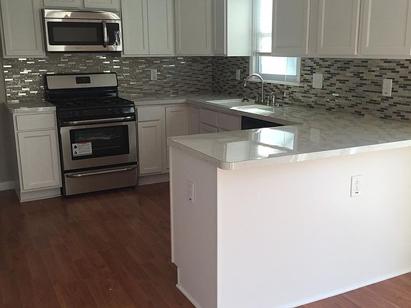2nd image of 3721 Edgehill Dr #10