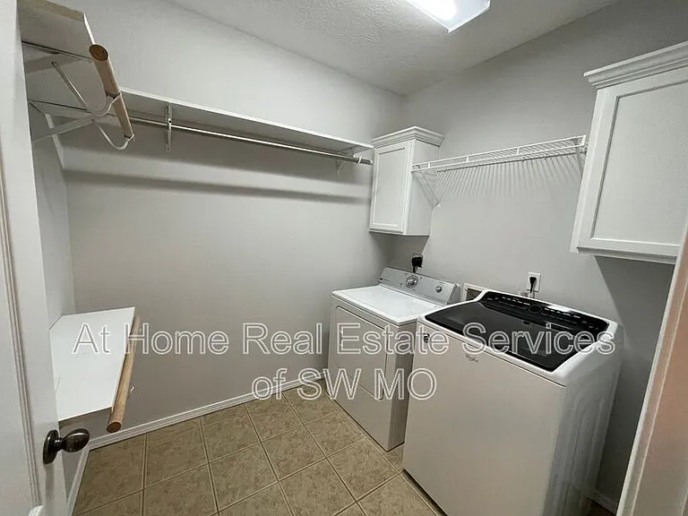 977 S Ballard Dr — Photo 13