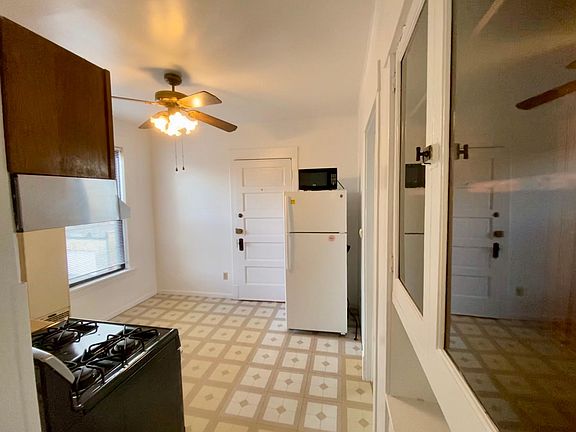3rd image of 2523 W Winona St #2S