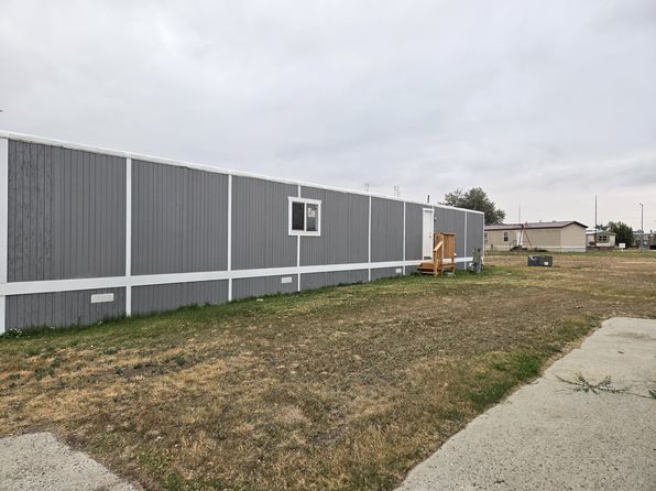 920 3rd St S Trailer 23