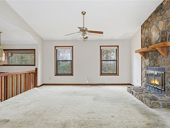 4th image of 82 Fox Ridge Ct