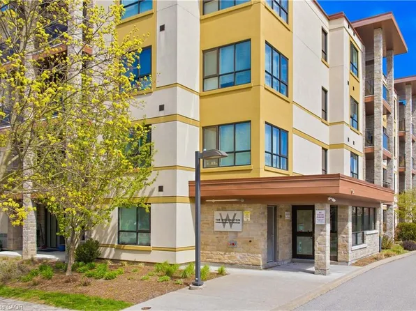 26 Wellington St #404, Saint Catharines, ON L2R 5P8