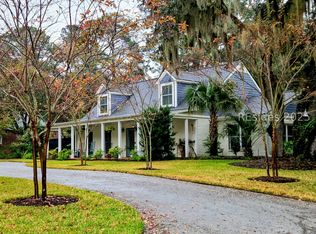 106 S Hermitage Rd, Beaufort, SC 29902