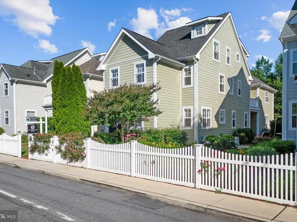 820 Bay Ridge Ave, Annapolis, MD 21403