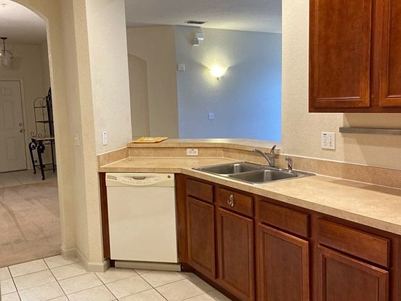 3rd image of 3001 Laurel Park Ln Unit 208