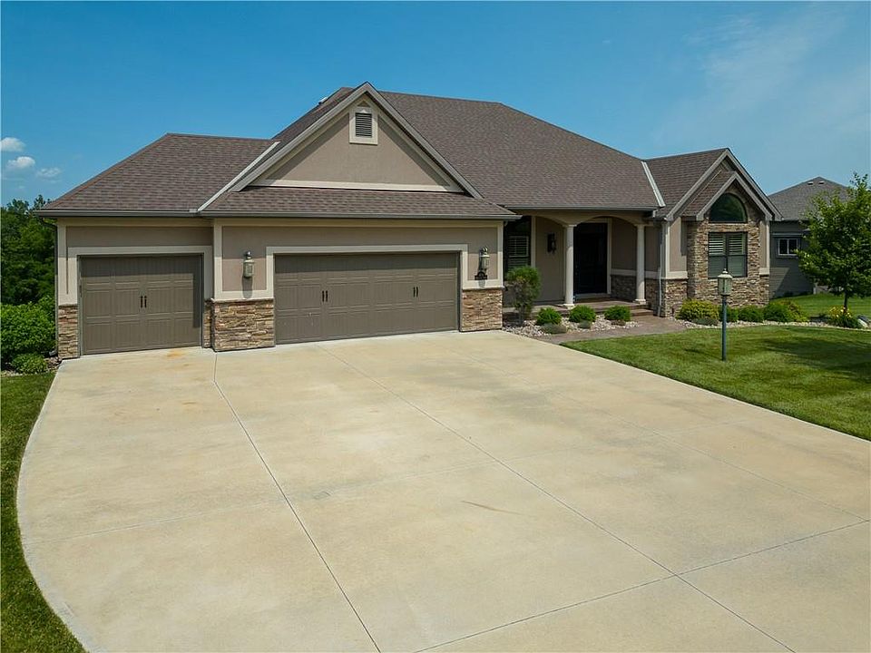 4219 Greystone Dr, Saint Joseph, MO 64505 MLS 2459892 Zillow