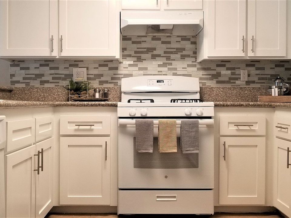 1st image of 4928 Durfee Ave APT 33