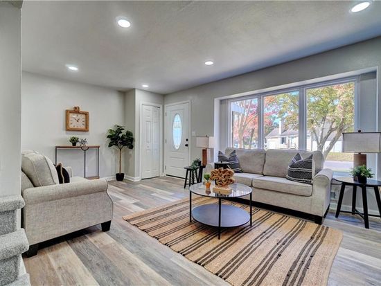 3140 Manatee Dr, Virginia Beach, VA 23464