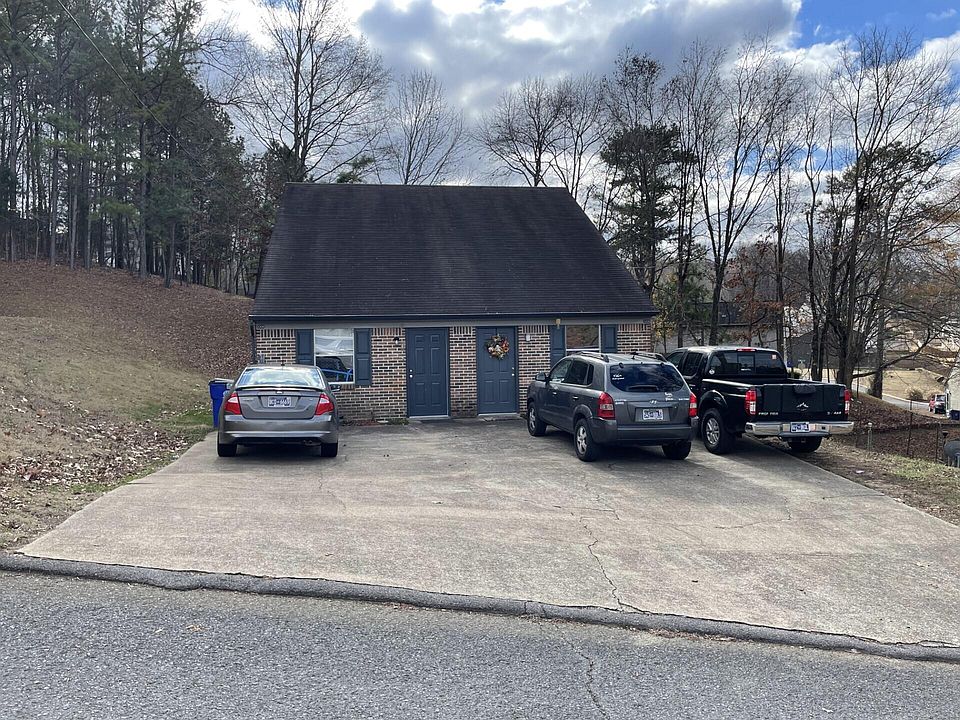 1st image of 3306/3308 Steeple Cir NE