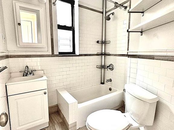 5th image of 5008 Broadway APT 2H