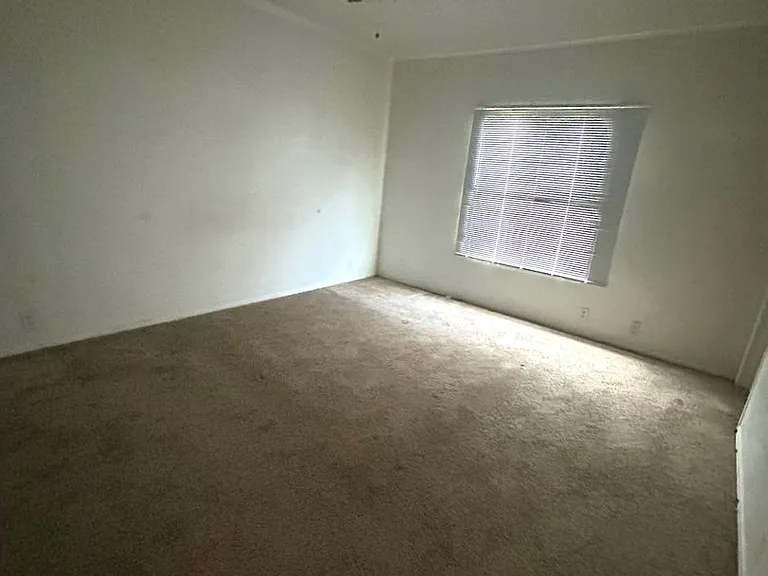 11810 Greenglen Dr — Photo 10