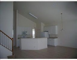 2nd image of 406 Stewart Park Ln