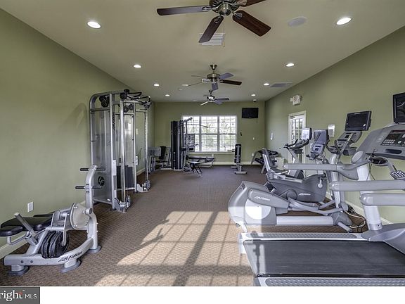 5th image of 208 Raphael Ct