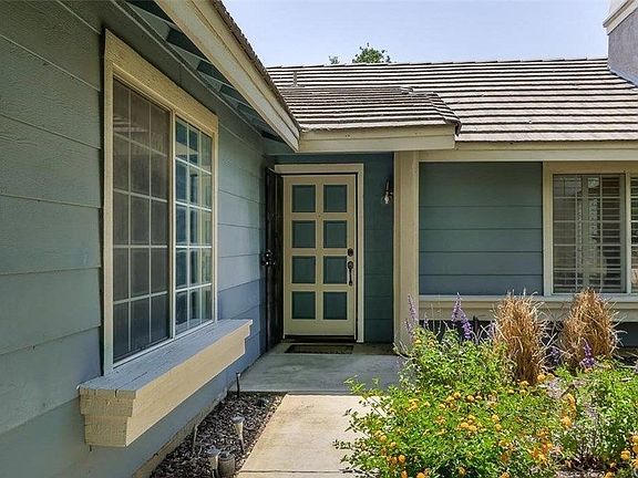 4th image of 1750 Stratford Cir