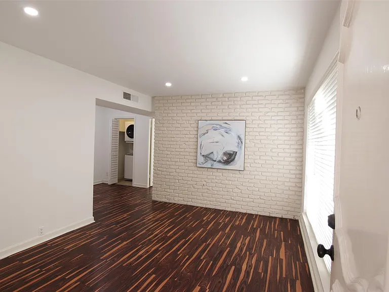 2101 Fountain View Dr #35 — Photo 4